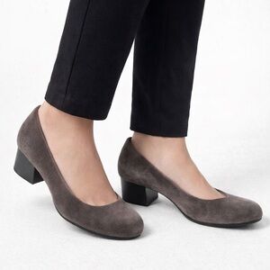 Born Amery Gray Suede Block Heel Pumps Comfort Round Toe Women’s Size 7M